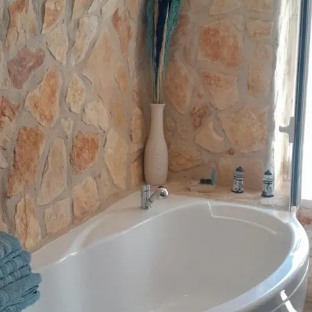 Konukevi La Grotta Bari